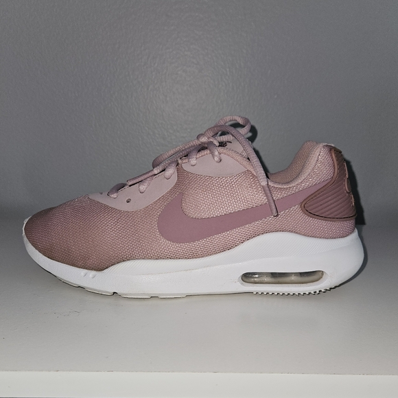 Nike Air Max Oketo Pink Athletic Shoes - Size 6 🩷 - Picture 2 of 10